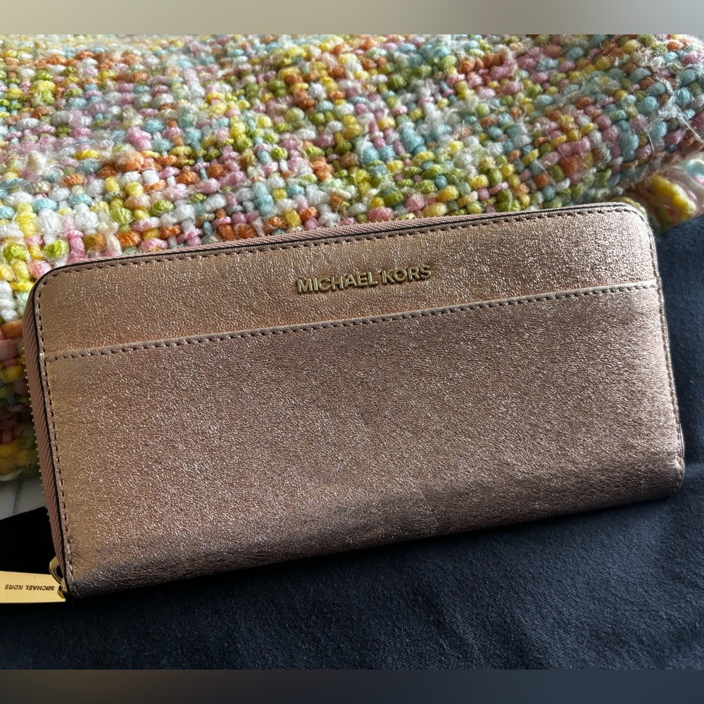 New Metallic Pink Michael Kors Wallet with Gold lettering and zipper Wallet